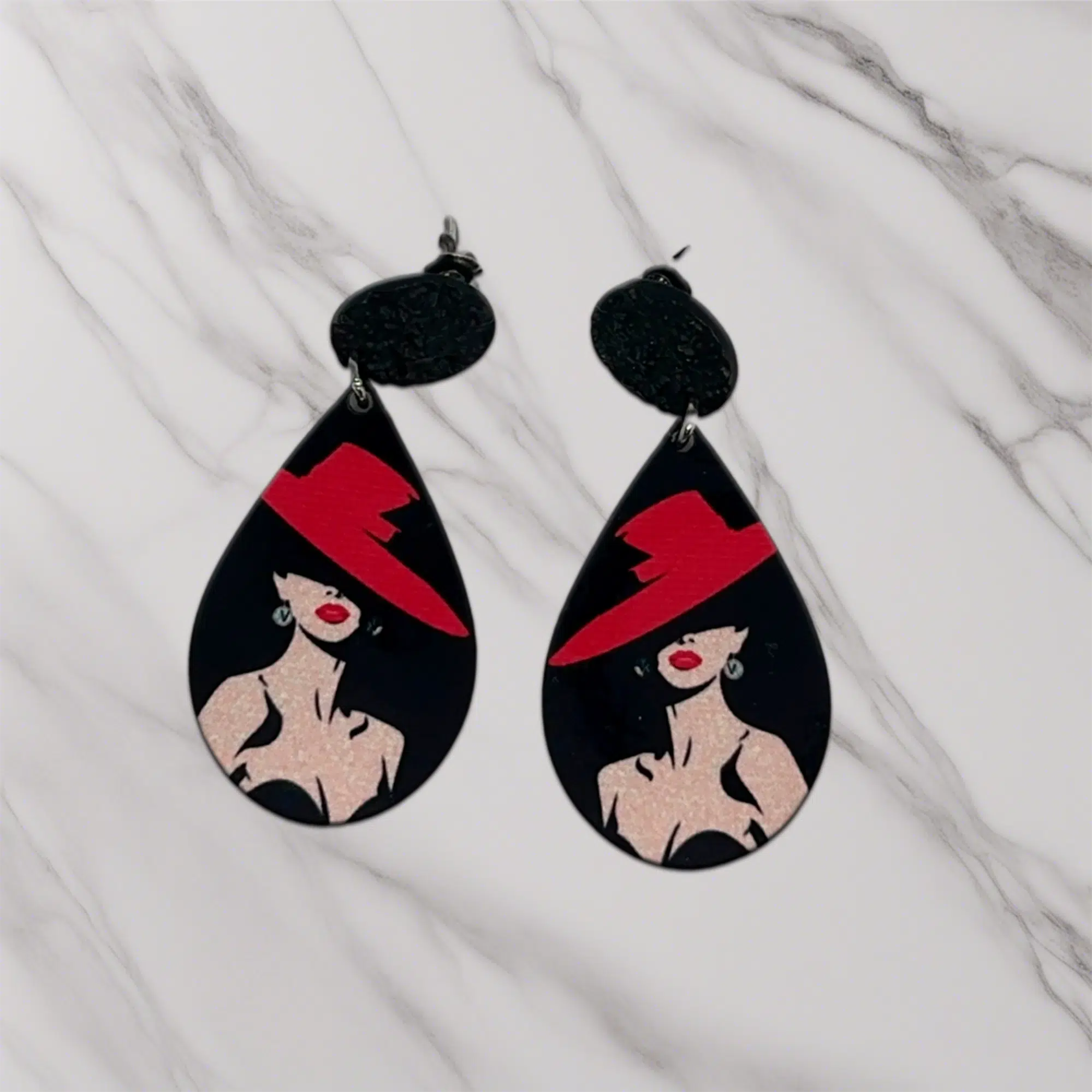 pendientes originales Red hat woman